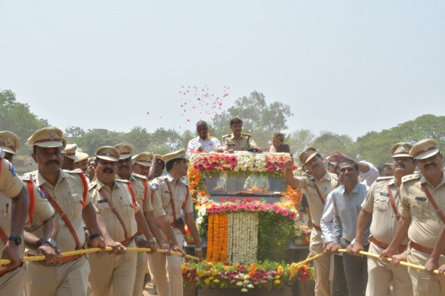 ఎస్పీ చెన్నూరి రూపేష్ కి సంగారెడ్డి జిల్లా పోలీసు అధికారుల, సిబ్బంది తరుపున ప్రేమ పూర్వక వీడ్కోలు…