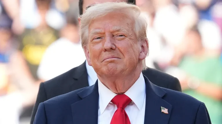 నిద్రలో నుంచి లేచిన ట్రంప్ కాక