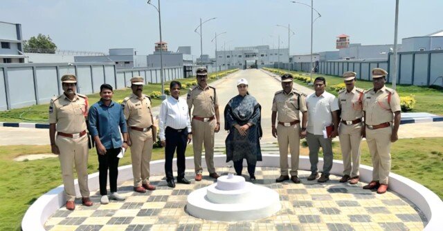 సిద్ధిపేట జిల్లా జైలు ప్రారంభోత్సవానికి ముందు డీజీ ప్రిజన్స్ సందర్శన