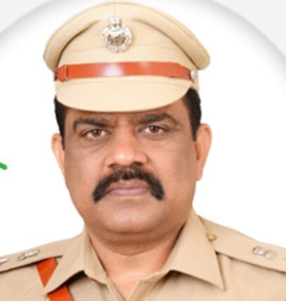 మైలార్‌దేవ్‌పల్లిలో అక్రమ హుక్కా సెంటర్‌పై పోలీసుల దాడి: 10 మంది అదుపులోకి