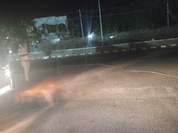 తంగలపల్లిలో అప్రమత్తతతో పెద్ద ప్రమాదం తప్పించిన హోమ్ గార్డ్ తేజ