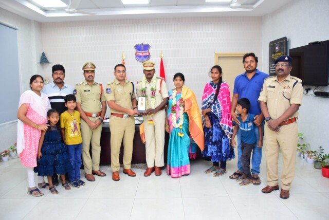 41 ఏళ్ల సేవలకు ఘన ముగింపు – ఏఎస్‌ఐ కొమురయ్యకు సన్మానం