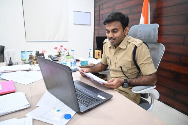 “మన గ్రామం – మన బాధ్యత” కార్యక్రమంపై వీడియో కాన్ఫరెన్స్ నిర్వహించిన మహబూబాబాద్ ఎస్పీ డా. శబరీష్