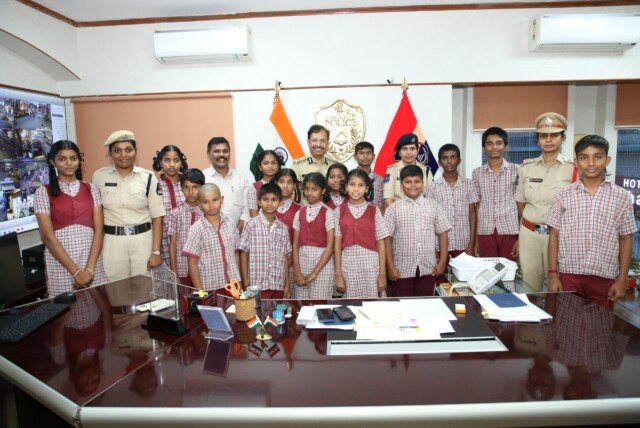 విద్యార్థులే అతిథులుగా..  ‘సీపీతో ఒక రోజు’