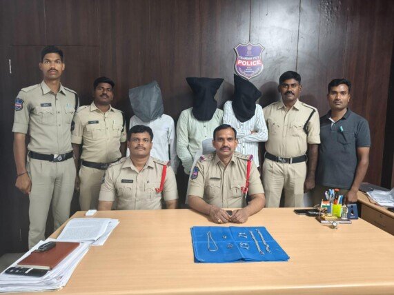తంగళ్ళపల్లి పోలీసులకు పెద్ద సక్సెస్…ముగ్గురు అంతర్ జిల్లా దొంగలు అరెస్ట్!