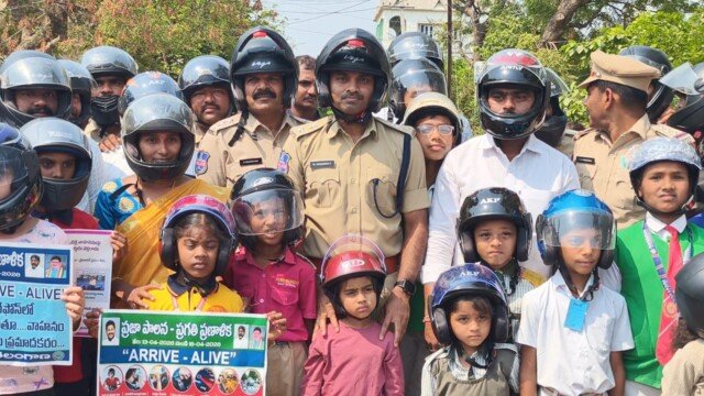 “పిల్లలకు కూడా హెల్మెట్ అవసరం” — ఎస్పీ డా. శబరీష్