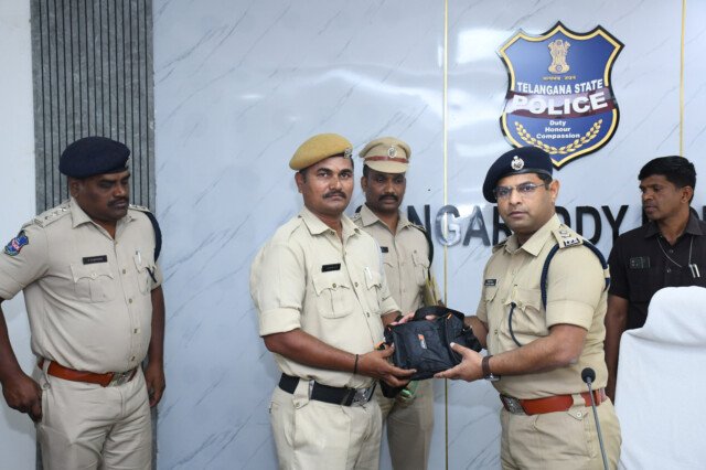 తమిళనాడు ఎన్నికల బందోబస్తుకు వెళ్తున్న హోమ్ గార్డులకు కిట్లు పంపిణీ – ఎస్పీ పరితోష్ పంకజ్ సూచనలు