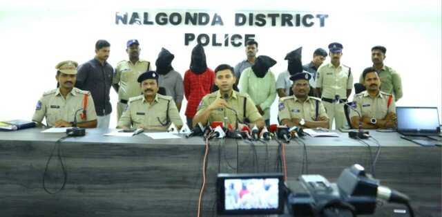 దేవరకొండ SBI-ACB బ్రాంచ్‌లో భారీ మోసం బహిర్గతం – రూ.2.42 కోట్ల నగదు స్వాధీనం, నలుగురు అరెస్ట్