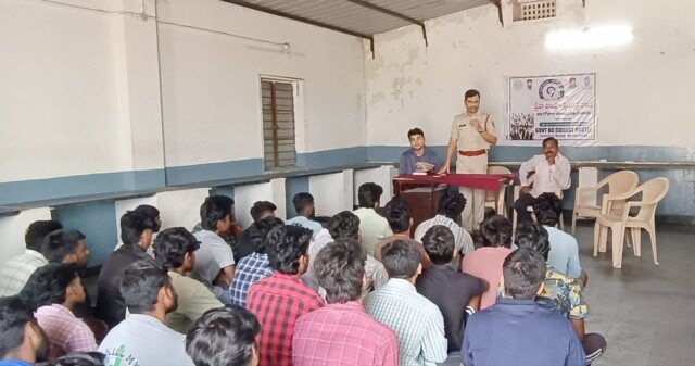 విద్యార్థులు సామాజిక బాధ్యతతో ఎదగాలి: బాలానగర్ సీఐ నర్సింహా రాజు