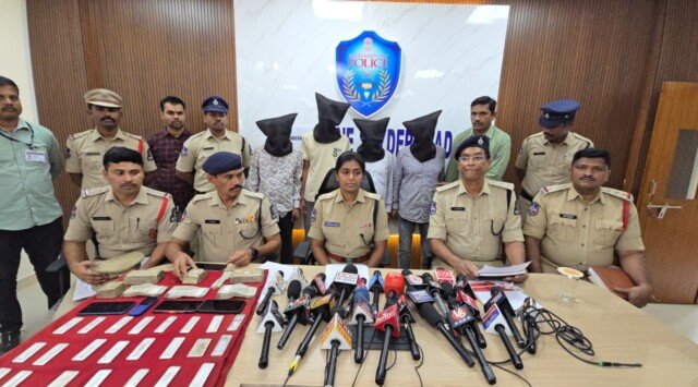 సికింద్రాబాద్‌లో వెండి వ్యాపారులను మోసం చేసిన అంతరాష్ట్ర గ్యాంగ్ అరెస్ట్