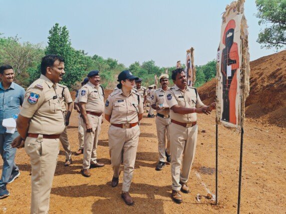 కొత్రేపల్లి ఫైరింగ్ రేంజ్‌లో పోలీసుల వార్షిక మొబిలైజేషన్ శిక్షణ: ఎస్పీ స్నేహ మెహ్రా పరిశీలనలో ఫైరింగ్ ప్రాక్టీస్