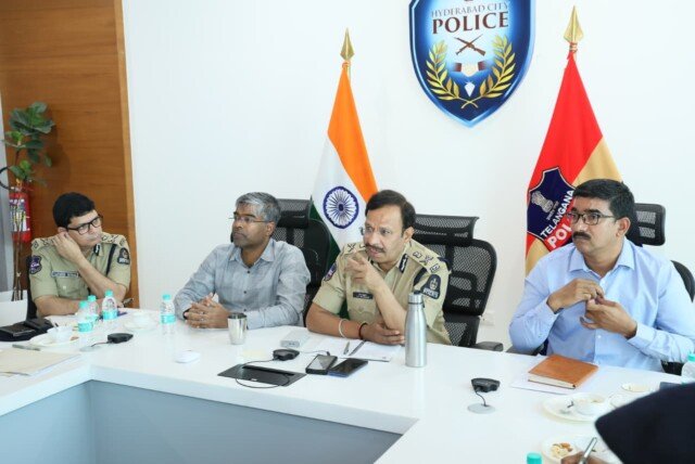 ఓఆర్ఆర్‌పై రోడ్డు భద్రతకు కట్టుదిట్ట చర్యలు.. ప్రమాదాల నివారణపై అధికారుల సమన్వయ సమావేశం