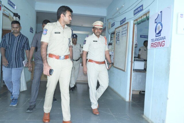 ప్రజలకు ఎల్లప్పుడూ అందుబాటులో ఉండాలి.. నర్సింహులపేట పోలీస్ స్టేషన్‌ను ఆకస్మికంగా తనిఖీ చేసిన ఎస్పీ డా. శబరీష్