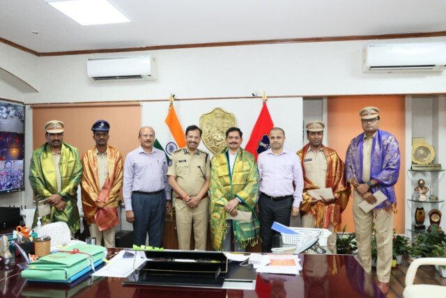 సనత్‌నగర్ బాలుడి హత్య కేసులో నిందితులకు కఠిన శిక్ష.. దర్యాప్తు బృందాన్ని సన్మానించిన సీపీ వీసీ సజ్జనర్