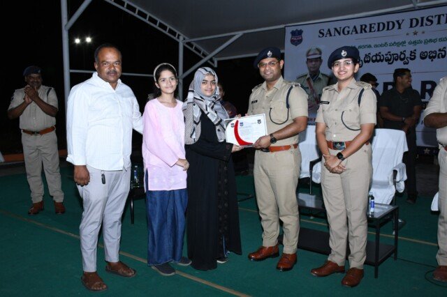పోలీసు కుటుంబాల పిల్లల కోసం “స్పార్క్” కార్యక్రమం.. ప్రతిభ కనబరిచిన విద్యార్థులకు సన్మానం