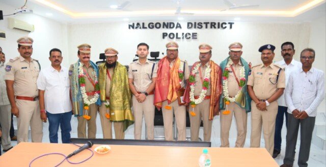 పదవీ విరమణ పొందిన పోలీసు అధికారులకు ఘన సన్మానం: ఎస్పీ శరత్ చంద్ర పవార్