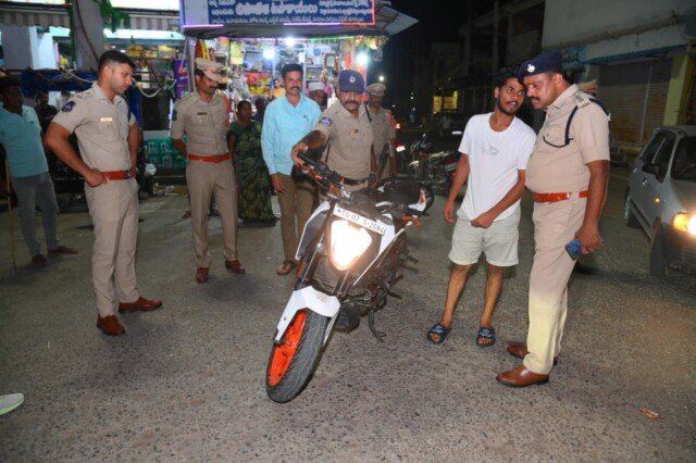 నల్లగొండ జిల్లా వ్యాప్తంగా విస్తృత ‘నాఖా బందీ’ – 1500 మంది పోలీసులతో ఆకస్మిక వాహన తనిఖీలు!