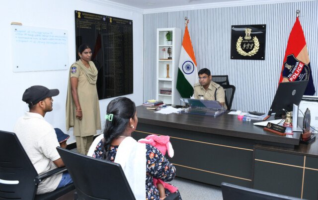 ప్రజల సమస్యల పరిష్కారమే లక్ష్యం.. ప్రజావాణిలో ఫిర్యాదులను స్వీకరించిన జిల్లా ఎస్పీ పరితోష్ పంకజ్