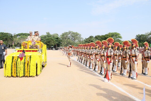 రాష్ట్ర అవతరణ దినోత్సవ వేడుకలు ఘనంగా నిర్వహించిన హైదరాబాద్ సీఏఆర్ హెడ్‌క్వార్టర్స్
