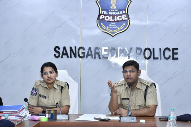 మంత్లీ క్రైమ్ రివ్యూ మీటింగ్ నిర్వహించిన సంగారెడ్డి ఎస్పీ పరితోష్ పంకజ్