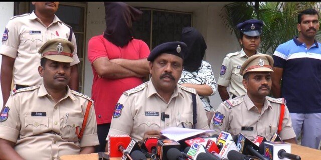 నకిలీ కరెన్సీ ముఠా బట్టబయలు.. ఇద్దరు అరెస్ట్, ప్రింటర్-స్కానర్ సహా సామగ్రి స్వాధీనం