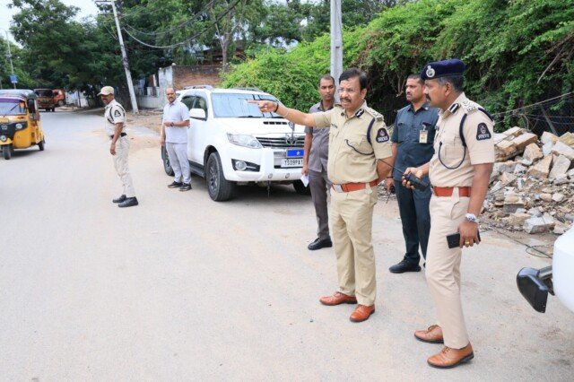 కేబీఆర్ పార్కు చుట్టూ వన్‌వే ట్రయల్ రన్: క్షేత్రస్థాయిలో పరిశీలించిన సీపీ వీసీ సజ్జనర్