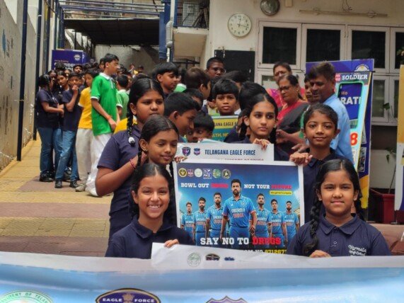 చింతల్ బస్తీలో సైఫాబాద్ పోలీసుల ఆధ్వర్యంలో డ్రగ్స్ నియంత్రణ అవగాహన ర్యాలీ