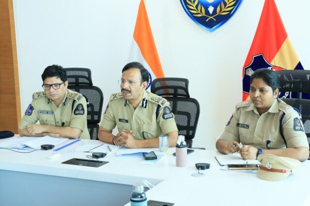బోనాల ఉత్సవాలకు పటిష్ట భద్రత.. ప్రశాంత నిర్వహణకు అన్ని చర్యలు: హైదరాబాద్ సీపీ వీసీ సజ్జనర్