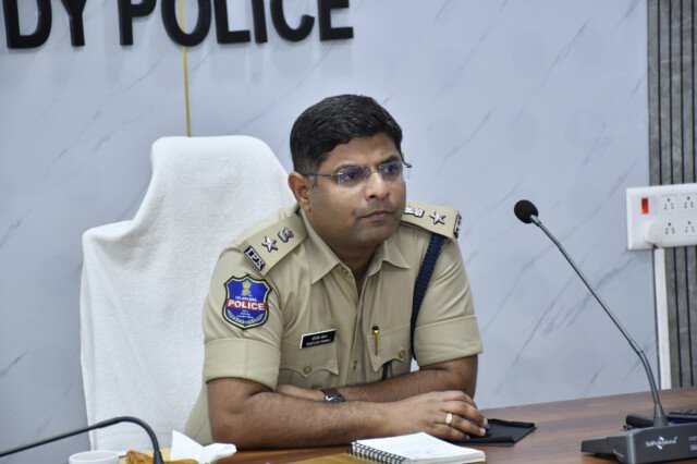 సంగారెడ్డి ట్రాఫిక్ సమస్యల పరిష్కారంపై పోలీసు, రెవెన్యూ, మున్సిపల్ శాఖల సమన్వయ సమావేశం
