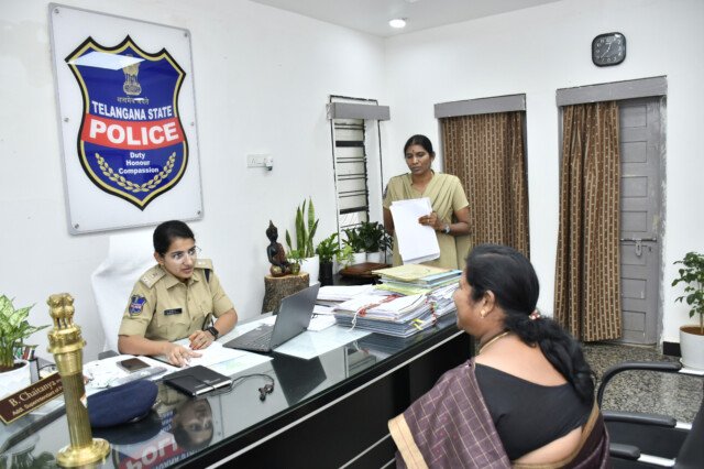 ప్రజల సమస్యల సత్వర పరిష్కారానికి ప్రజావాణి కార్యక్రమం – అదనపు ఎస్పీ చైతన్య రెడ్డి