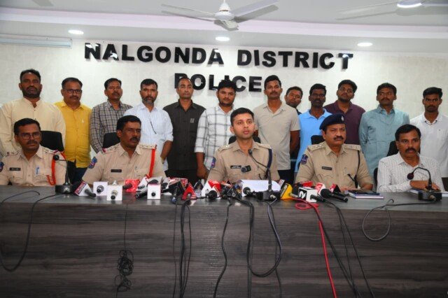 ‘బాబు’ అనే ఒక్క మాటతో వీడిన ప్రిన్సిపల్ హత్య మిస్టరీ