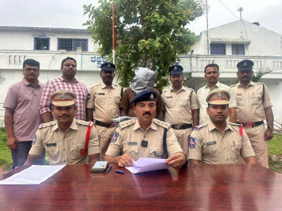 రాజాపూర్ హత్య కేసును ఛేదించిన మహబూబ్‌నగర్ పోలీసులు