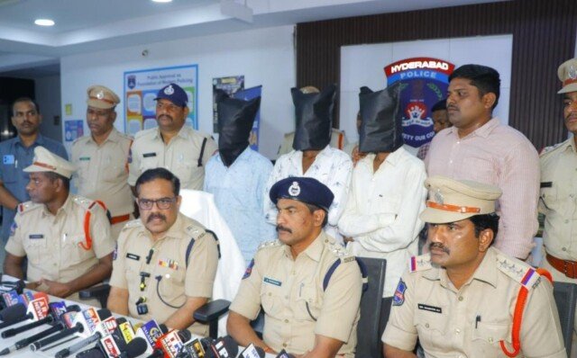 పాతకక్షలతో రౌడీషీటర్ దారుణ హత్య: 48 గంటల్లో కేసు ఛేదించిన మైలార్‌దేవ్‌పల్లి పోలీసులు – 180 కేసుల నిందితుడితో సహా ముగ్గురు అరెస్ట్