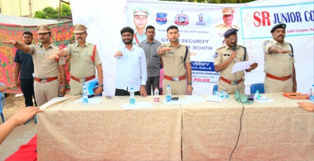 కురవి పోలీస్ స్టేషన్‌ను తనిఖీ చేసిన మహబూబాబాద్ ఎస్పీ డా. శబరీష్