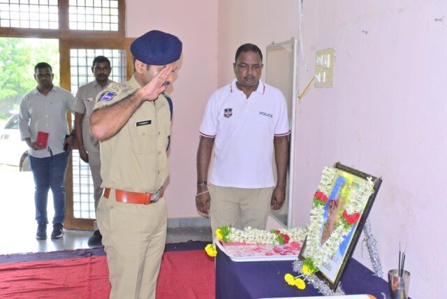 మహబూబాబాద్ జిల్లా పోలీసు ప్రధాన కార్యాలయంలో ఘనంగా గాంధీ జయంతి వేడుకలు